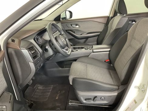 Used 2023 Nissan Rogue SV image 18