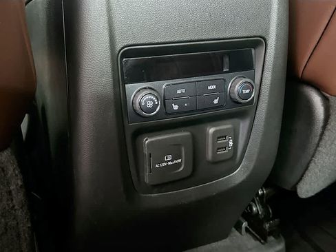 Used 2021 Buick Enclave Avenir w/ Avenir Technology Package FWD image 13