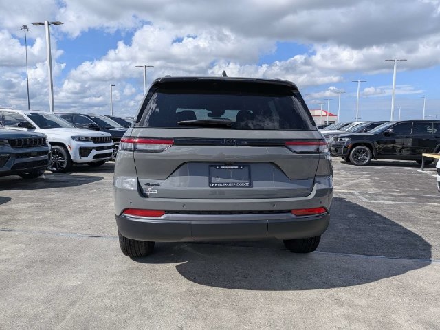 New 2027 Jeep Grand Cherokee Altitude AWD/4WD image 6