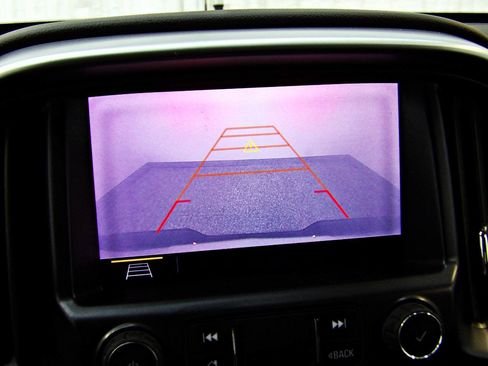 Used 2020 Chevrolet Colorado LT w/ Safety Package RWD image 14