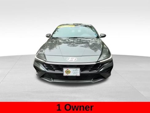 Used 2024 Hyundai Elantra SEL w/ Convenience Package FWD image 5