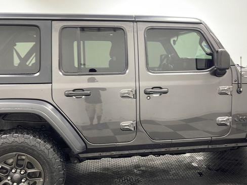 Used 2018 Jeep Wrangler Unlimited Sport S AWD/4WD image 19
