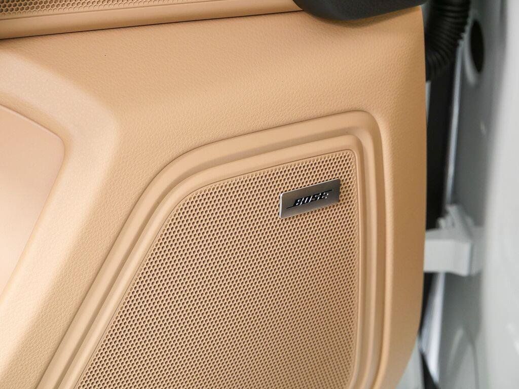 Certified 2026 Porsche Macan AWD/4WD image 7