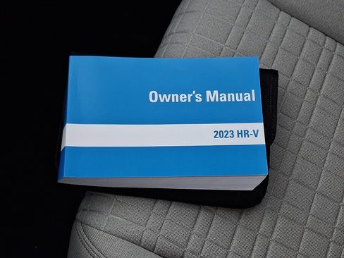 Used 2023 Honda HR-V LX image 27