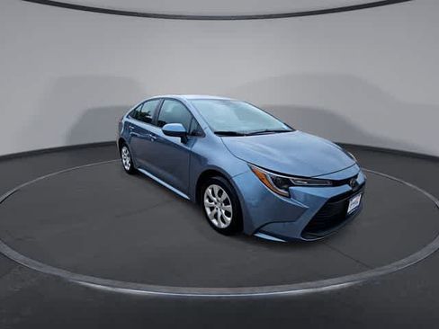 Used 2024 Toyota Corolla LE FWD image 2