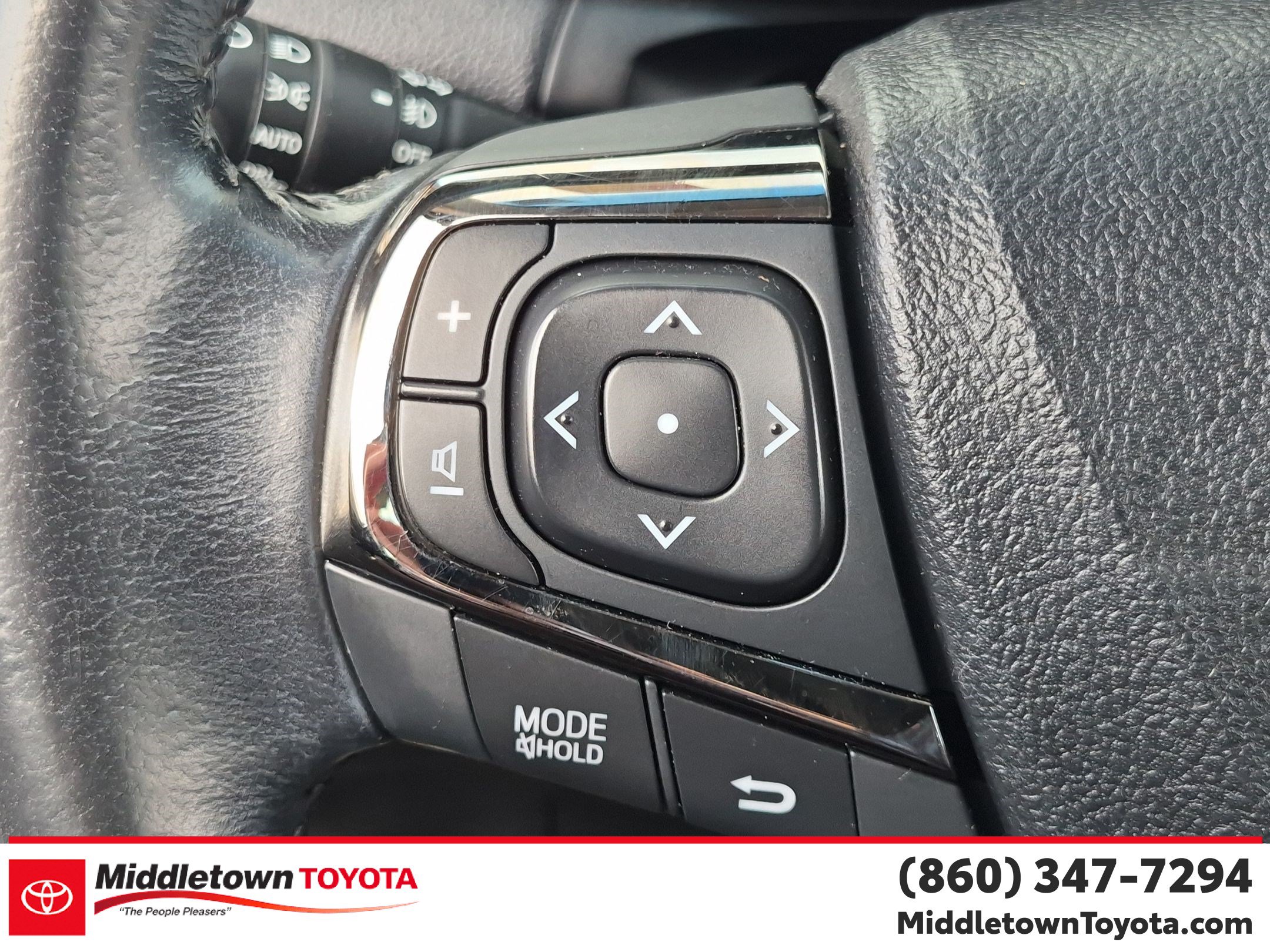 Used 2015 Toyota Avalon XLE Touring FWD image 19