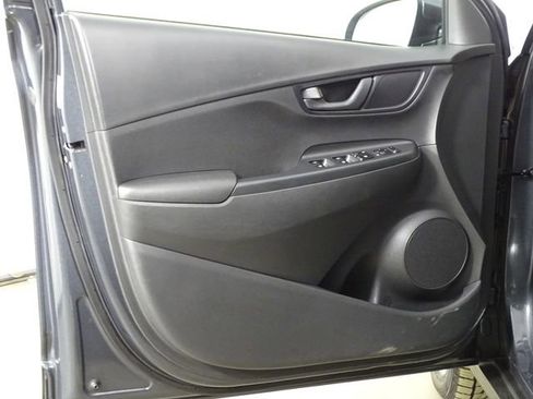 Used 2022 Hyundai Kona SEL image 16