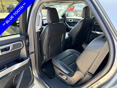 Used 2024 Ford Explorer XLT w/ Equipment Group 202A AWD/4WD image 7