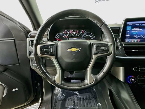 Used 2021 Chevrolet Suburban LT RWD image 13