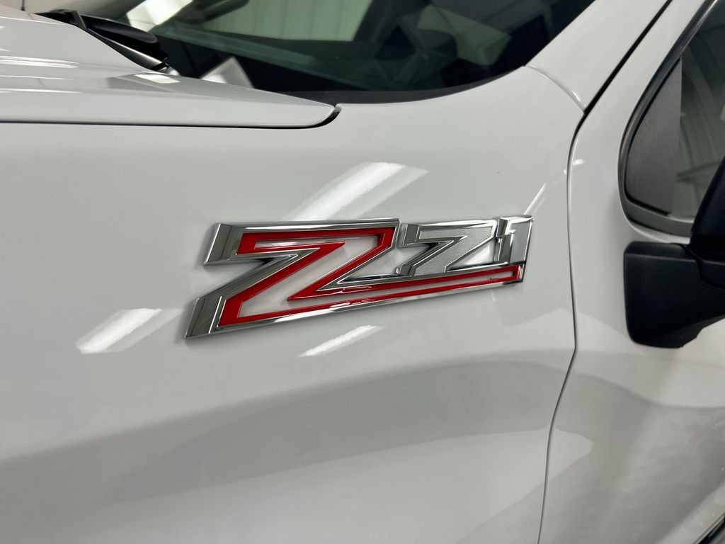 Used 2022 Chevrolet Silverado 1500 LT AWD/4WD image 26