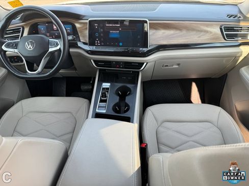 Used 2025 Volkswagen Atlas SE FWD image 16