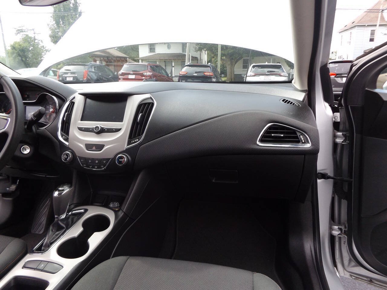 Used 2017 Chevrolet Cruze LS FWD image 25