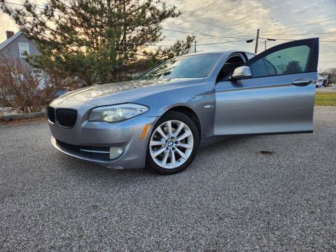 Used 2011 BMW 528i Sedan image 9