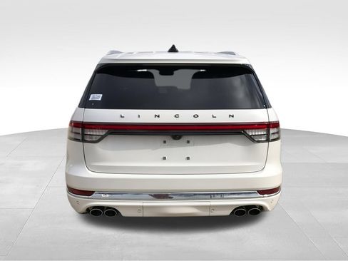 Used 2025 Lincoln Aviator Black Label AWD/4WD image 7