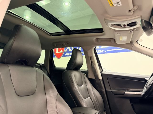 Used 2015 Volvo XC60 T6 Platinum FWD image 25