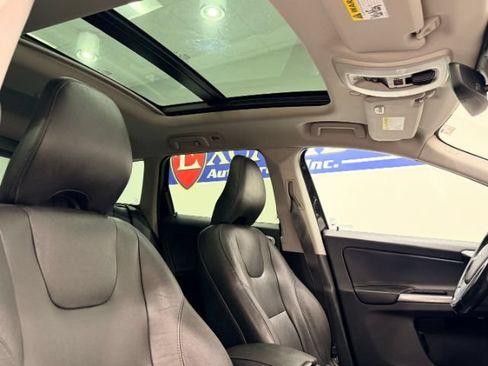 Used 2015 Volvo XC60 T6 Platinum FWD image 25