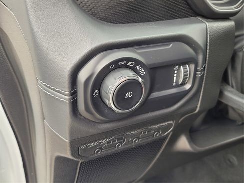 Used 2024 Jeep Wrangler Unlimited Rubicon image 17