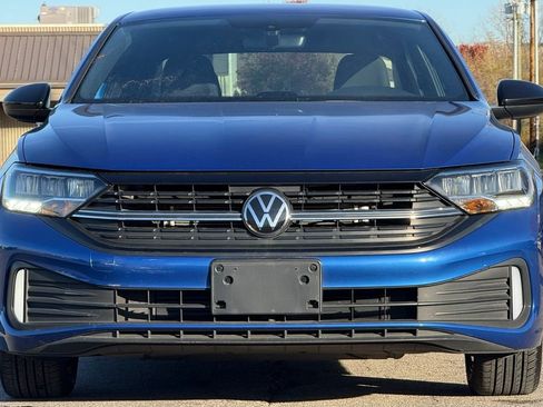Used 2023 Volkswagen Jetta Sport image 8