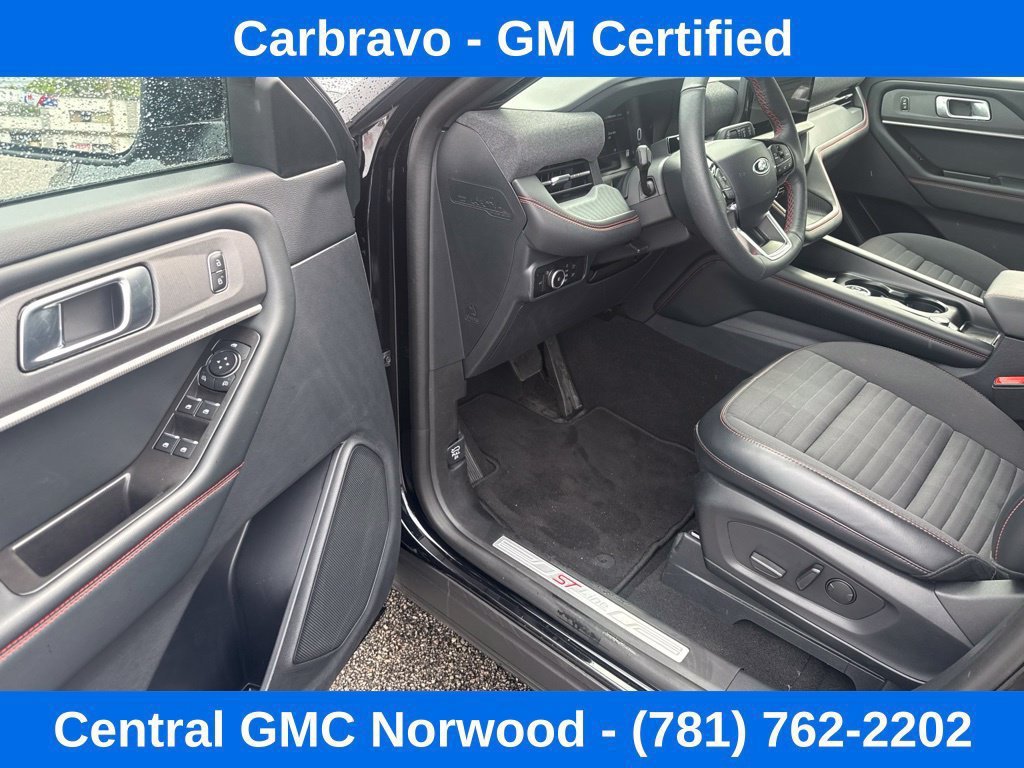 Used 2025 Ford Explorer ST-Line AWD/4WD image 13