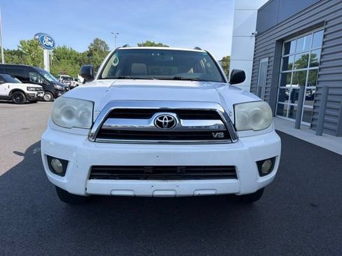 Used 2006 Toyota 4Runner SR5 AWD/4WD image 2