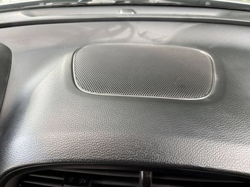 Used 2025 Kia Soul LX w/ LX Technology Package FWD image 16