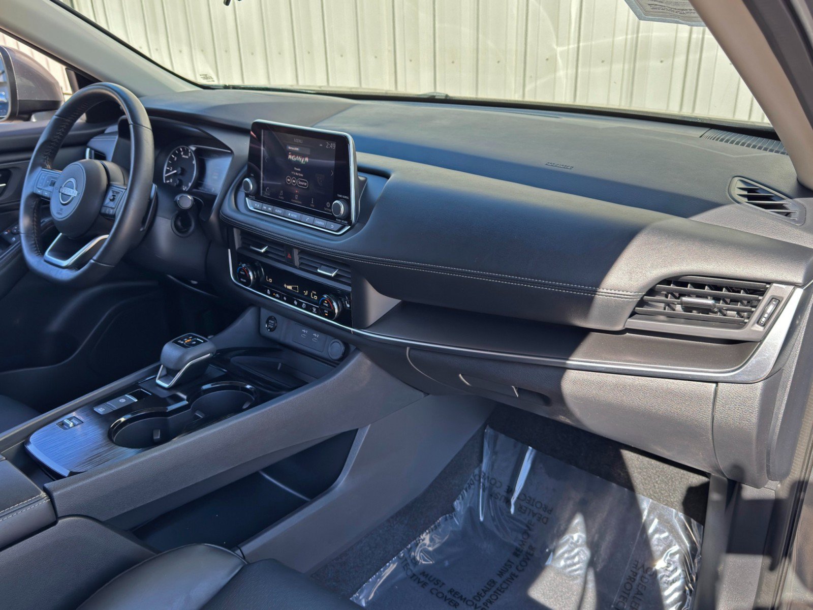 Used 2024 Nissan Rogue SV w/ SV Premium Package FWD image 14