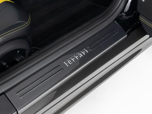 Used 2019 Ferrari 812 Superfast RWD image 29