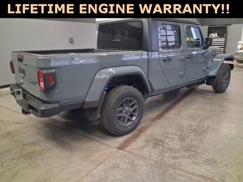 New 2026 Jeep Gladiator Sport image 8