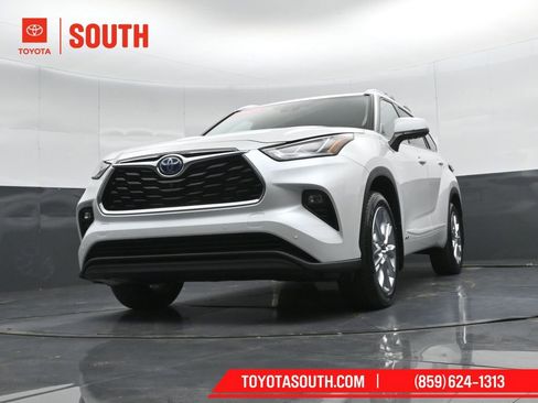 Used 2023 Toyota Highlander Limited w/ Protection Package #3 (TMS) AWD/4WD image 48