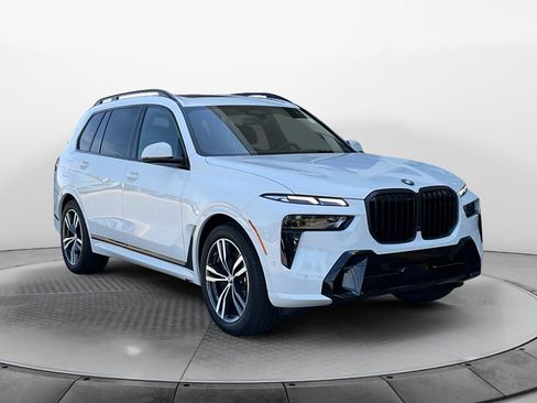 New 2026 BMW X7 xDrive40i w/ M Sport Package AWD/4WD image 1