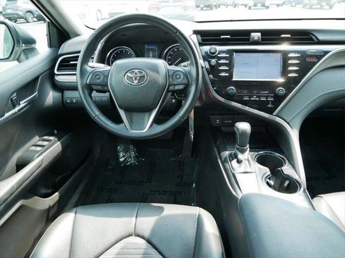Certified 2018 Toyota Camry SE image 13