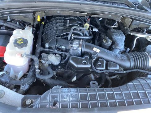 Used 2023 Jeep Grand Cherokee Limited AWD/4WD image 23