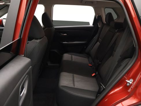Used 2025 Nissan Rogue SV FWD image 18
