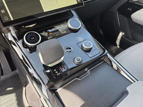 Certified 2023 Land Rover Range Rover Sport SE AWD/4WD image 19