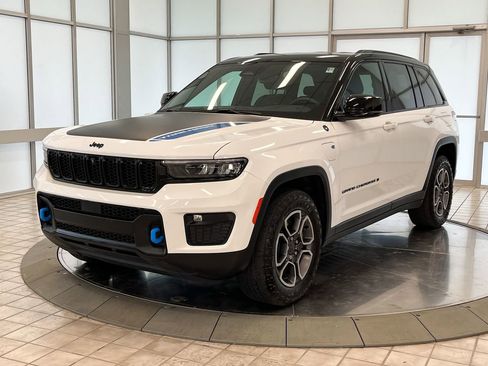 Used 2022 Jeep Grand Cherokee Trailhawk image 6