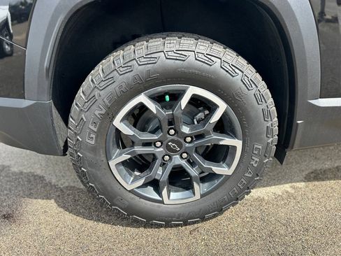 New 2026 Chevrolet Equinox ACTIV w/ Convenience Package III AWD/4WD image 15