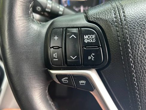 Used 2015 Toyota Highlander Limited Platinum AWD/4WD image 21