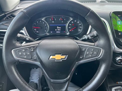 Used 2022 Chevrolet Equinox Premier image 12