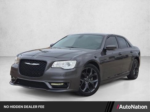 Used 2022 Chrysler 300 Touring L RWD image 1