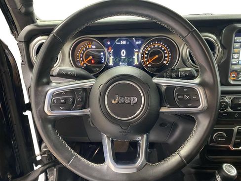 Used 2020 Jeep Wrangler Unlimited Sahara w/ Uconnect 4C Nav & Sound Group AWD/4WD image 18