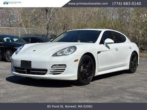 Used 2013 Porsche Panamera 4 Platinum Edition AWD/4WD image 3