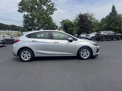 Used 2019 Chevrolet Cruze LS FWD image 5