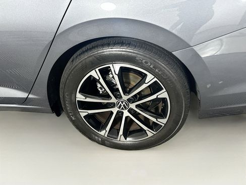 Used 2023 Volkswagen Jetta Sport image 11