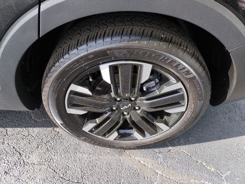 Used 2025 Kia Telluride SX Prestige image 11