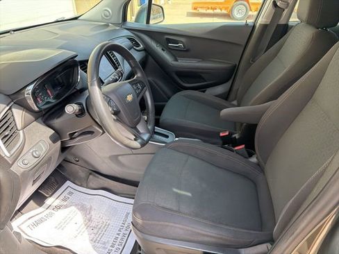 Used 2020 Chevrolet Trax LS w/ Tint and Cruise Package image 9