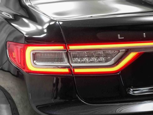 Used 2019 Lincoln Continental w/ Equipment Group 500A image 11