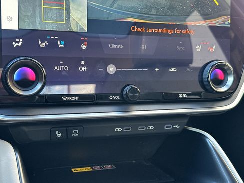 Used 2023 Lexus RZ 450e Premium w/ Technology Package image 23