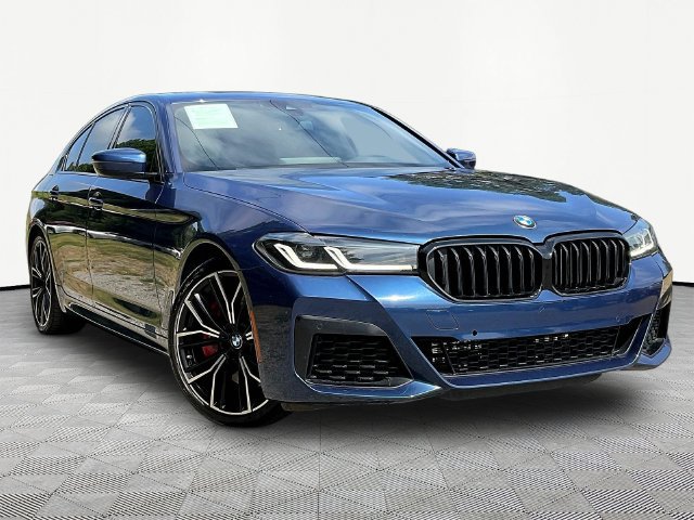 Used 2023 BMW 540i w/ M Sport Package RWD image 3
