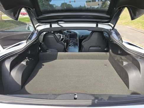 Used 2019 Chevrolet Corvette Stingray Coupe w/ 1LT RWD image 27