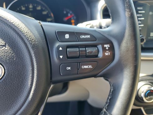 Used 2017 Kia Sorento EX w/ EX V6 Premium Package image 18